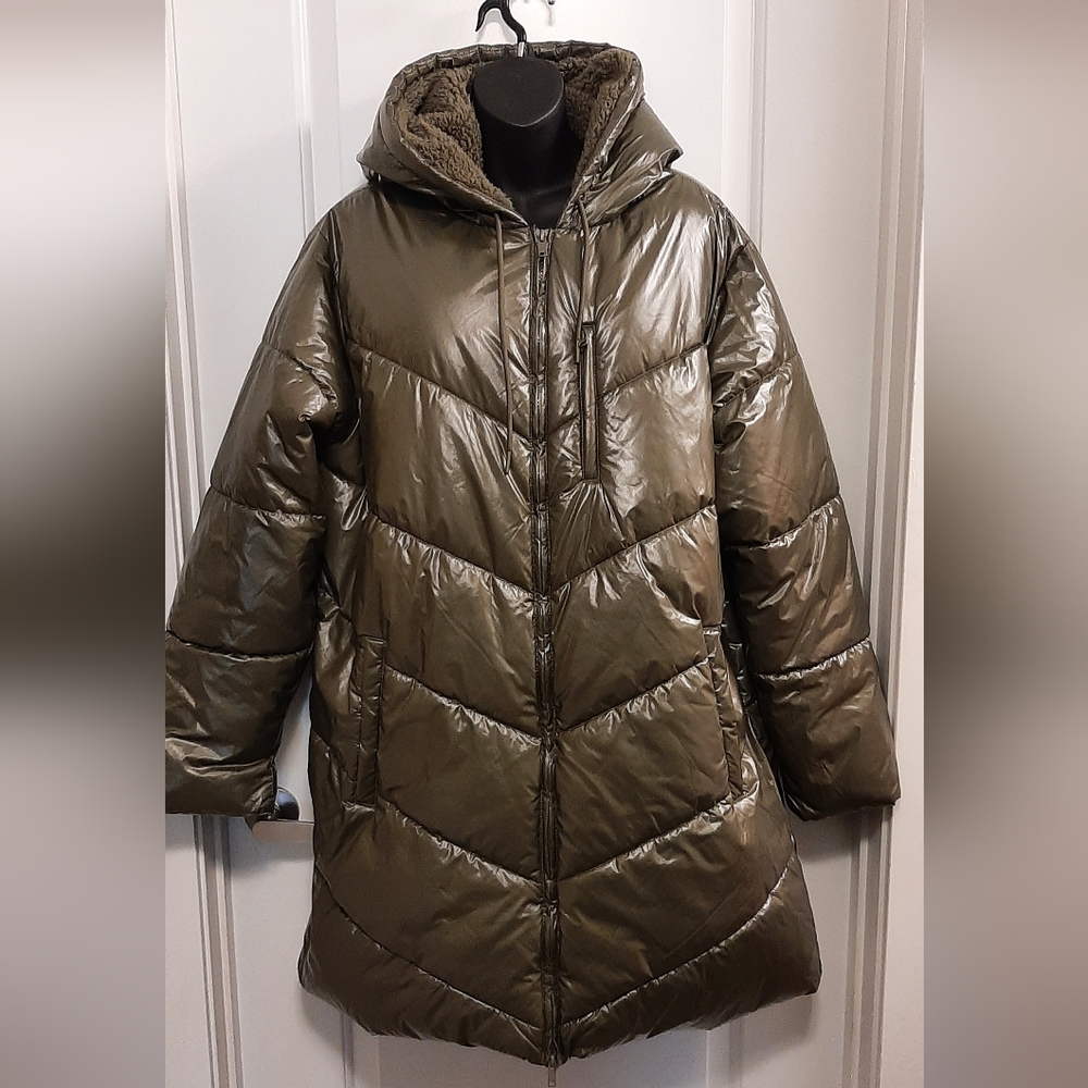 Women's Hooded Duvet Puffer Lightweight Jacket - A New Day Green XXL